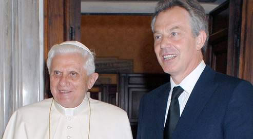 Tony Blair avait t reu en tte--tte par Benoit XVI, le 23 juin 2007 au Vatican, lors de son dernier dplacement en tant que premier ministre britannique.