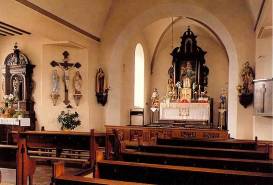 Maître-autel de l’église paroissiale de Steffeshausen (Belgique) où ont eu lieu les deux miracles eucharistiques des 3 octobre et 12 décembre 1971, alors que l’abbé Schoonbroodt y disait la messe de Saint Pie V