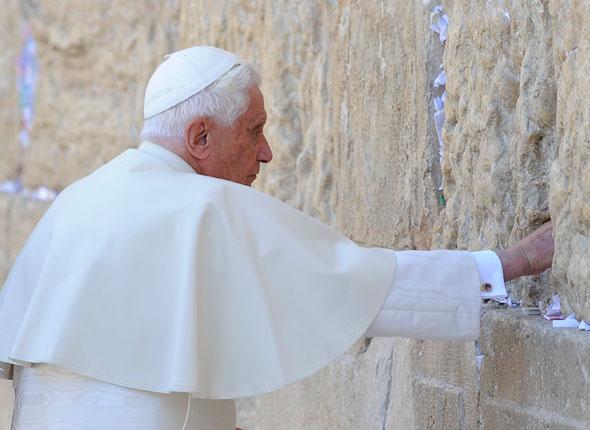 Ratzinger au Mur des Lamentations