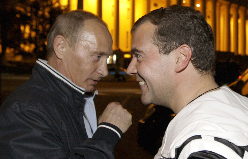 Medvedev contre Poutine